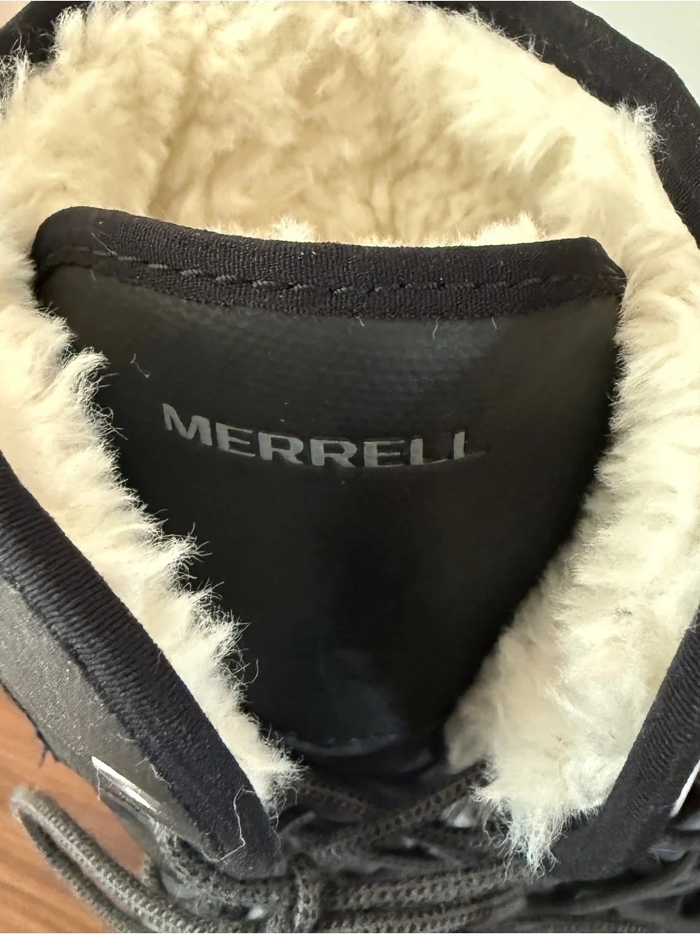 Merrell Black Quilted Lace-Up Winter Boots with Faux Fur lining
